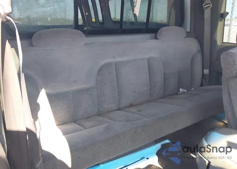 2000 Chevrolet C2500 z USA, uszkodzony, nr VIN 1GCGC29J4YF429311